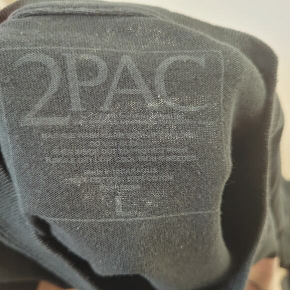 Tupac 2Pac T-Shirt Mens M (Tagged L) BOXY CROPPED Fit 21x25 Official Rap Tee - Picture 4 of 4
